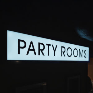PARTY ROOM
